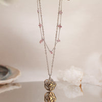 Collar Chip Doble Plateado | Cuarzo Fresa